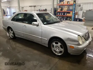 2001 Mercedes-Benz E 320/430 4 Matic with VIN WDBJF83J31X057905, listed as a Copart auction lot 50656425 with 155,217 mi miles and Salvage Title. Bid and sale history available at DreamBid. Image 4.