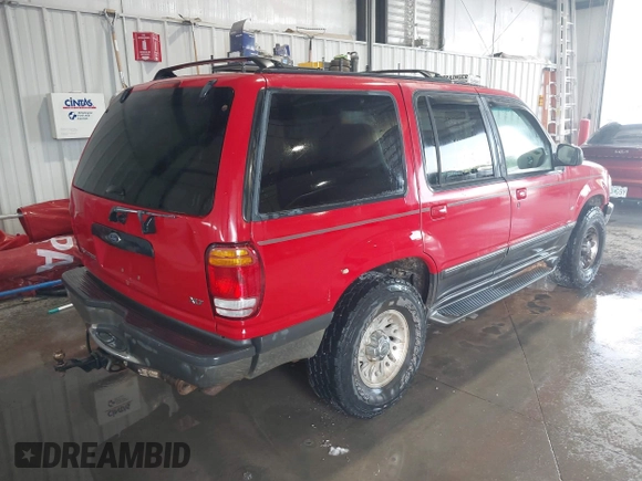 1998 Ford Explorer XLT z VIN 1FMZU35P3WUA50049, wystawiony jako IAAI lot #42239678 z przebiegiem 159 126 mil mil oraz . Historia ofert i sprzedaży dostępna na DreamBid. Obrazek 4.