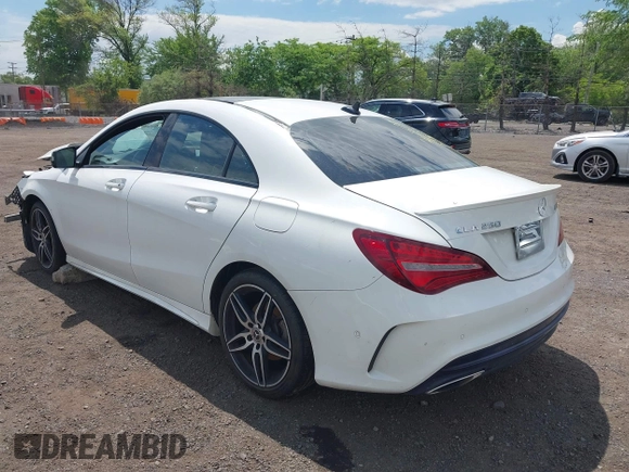 2019 Mercedes-Benz CLA 250 z VIN WDDSJ4EB3KN724820, wystawiony jako IAAI lot #42201889 z przebiegiem Nie podano mil oraz . Historia ofert i sprzedaży dostępna na DreamBid. Obrazek 3.