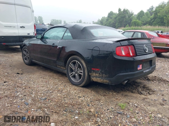 2011 Ford Mustang V6 z VIN 1ZVBP8EM7B5139351, wystawiony jako IAAI lot #42471805 z przebiegiem 80 513 mil mil oraz . Historia ofert i sprzedaży dostępna na DreamBid. Obrazek 3.