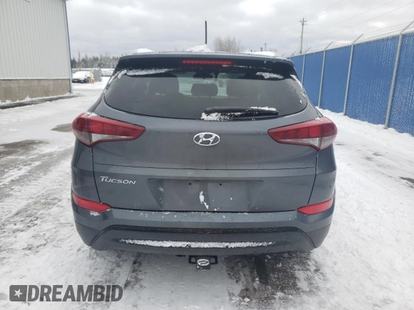 2016 Hyundai Tucson SE z VIN KM8J33A40GU184479, wystawiony jako Copart lot #83184724 z przebiegiem 150 732 mil mil oraz Czysty tytuł • Clean title. Historia ofert i sprzedaży dostępna na DreamBid. Obrazek 6.
