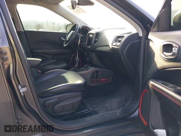 2019 Jeep Compass Trailhawk with VIN 3C4NJDDB9KT622415, listed as a IAAI auction lot 41779314 with 98,930 mi miles and . Bid and sale history available at carsss.com. Image 5.