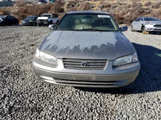 1998 Toyota Camry LE z VIN JT2BF28K9W0118817, wystawiony jako Copart lot #42603885 z przebiegiem 45 808 mil mil oraz Czysty tytuł • Clean title. Historia ofert i sprzedaży dostępna na DreamBid. Obrazek 5.