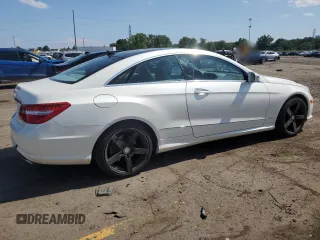 2010 Mercedes-Benz E 550 with VIN WDDKJ7CB8AF029858, listed as a Copart auction lot 62752575 with 163,882 mi miles and Clean title. Bid and sale history available at DreamBid. Image 3.