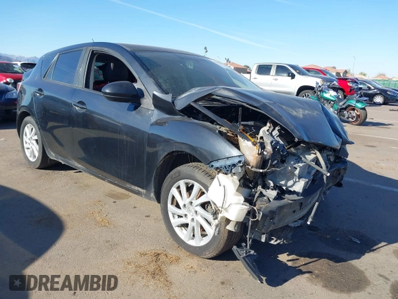 2012 Mazda 3 i Touring z VIN JM1BL1L87C1593877, wystawiony jako IAAI lot #41839090 z przebiegiem 175 624 mil mil oraz . Historia ofert i sprzedaży dostępna na DreamBid. Obrazek 1.