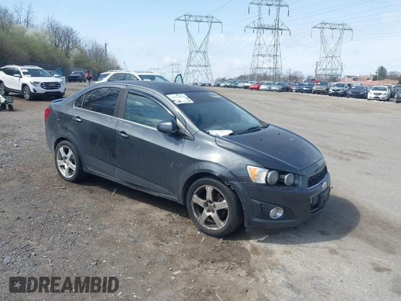 2016 Chevrolet Sonic LTZ z VIN 1G1JE5SB4G4150545, wystawiony jako IAAI lot #41914830 z przebiegiem 166 650 mil mil oraz . Historia ofert i sprzedaży dostępna na DreamBid. Obrazek 1.