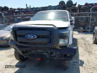 2011 Ford F-250 XL z VIN 1FT7W2BT4BEA25697, wystawiony jako IAAI lot #42059635 z przebiegiem 180 000 mil mil oraz . Historia ofert i sprzedaży dostępna na DreamBid. Obrazek 12.