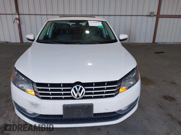 2015 Volkswagen Passat SEL Premium z VIN 1VWCV7A39FC036953, wystawiony jako IAAI lot #42181825 z przebiegiem 118 040 mil mil oraz . Historia ofert i sprzedaży dostępna na DreamBid. Obrazek 12.