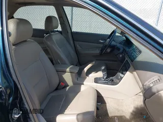 1997 Honda Accord EX z VIN 1HGCD5565VA024907, wystawiony jako IAAI lot #41797909 z przebiegiem 209 738 mil mil oraz . Historia ofert i sprzedaży dostępna na DreamBid. Obrazek 5.