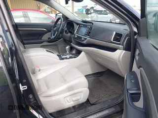 2017 Toyota Highlander Limited with VIN 5TDDZRFH5HS451698, listed as a IAAI auction lot 42233035 with 79,746 mi miles and . Bid and sale history available at DreamBid. Image 5.