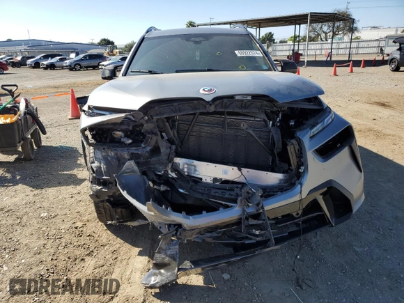2023 BMW X7 M60i z VIN 5UX33EM0XP9N45266, wystawiony jako Copart lot #68922574 z przebiegiem Nie podano mil oraz Szkody całkowita. Historia ofert i sprzedaży dostępna na DreamBid. Obrazek 5.