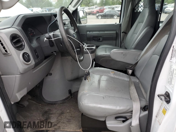 2013 Ford Econoline Cargo Commercial z VIN 1FTNS1EW5DDA34193, wystawiony jako Copart lot #61044115 z przebiegiem 271 145 mil mil oraz Czysty tytuł • Clean title. Historia ofert i sprzedaży dostępna na DreamBid. Obrazek 7.