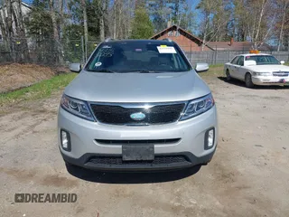 2014 Kia Sorento LX with VIN 5XYKTCA66EG506003, listed as a IAAI auction lot 42155293 with 178,956 mi miles. Bid and sale history available at carsss.com. Image 13.