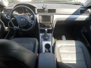 2019 Volkswagen Passat Wolfsburg Edition z VIN 1VWLA7A31KC007873, wystawiony jako Copart lot #51952005 z przebiegiem 86 011 mil mil oraz Szkoda całkowita • Salvage title. Historia ofert i sprzedaży dostępna na DreamBid. Obrazek 8.