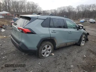 2019 Toyota RAV4 XLE with VIN 2T3P1RFVXKC040346, listed as a Copart auction lot 45932775 with 140,499 mi miles and Salvage Title. Bid and sale history available at carsss.com. Image 3.