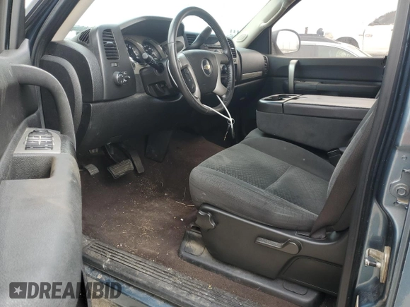 2008 Chevrolet Silverado 1500 1LT with VIN 3GCEC13J68G228440, listed as a Copart auction lot 43177565 with 209,085 mi miles and Salvage Title. Bid and sale history available at DreamBid. Image 8.
