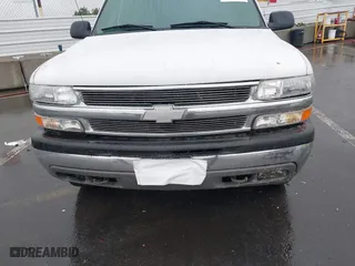 2000 Chevrolet Suburban LS with VIN 3GNEC16T3YG209560, listed as a IAAI auction lot 41551486 with 264,290 mi miles. Bid and sale history available at carsss.com. Image 12.