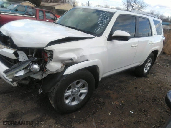 2018 Toyota 4Runner SR5 with VIN JTEZU5JR3J5176336, listed as a IAAI auction lot 41719057 with 152,797 mi miles. Bid and sale history available at carsss.com. Image 17.