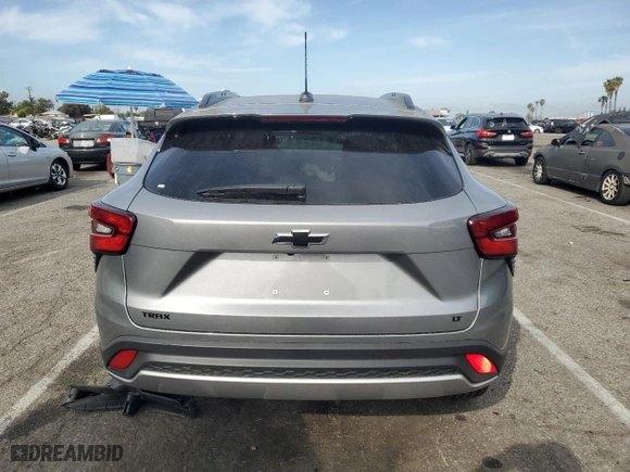 2025 Chevrolet Trax LT with VIN KL77LHEP0SC088430, listed as a Copart auction lot 51045945 with 3,182 mi miles and Salvage Title. Bid and sale history available at carsss.com. Image 6.