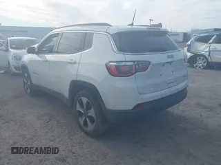 2018 Jeep Compass Latitude z VIN 3C4NJCBBXJT123876, wystawiony jako IAAI lot #41706267 z przebiegiem 69 981 mil mil oraz . Historia ofert i sprzedaży dostępna na DreamBid. Obrazek 3.