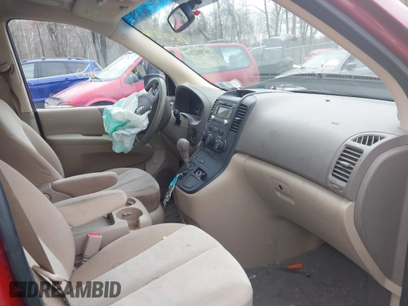 2012 Kia Sedona LX with VIN KNDMG4C72C6493162, listed as a IAAI auction lot 42012760 with 158,433 mi miles. Bid and sale history available at carsss.com. Image 5.