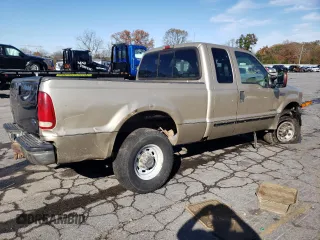 2000 Ford F-250 XL z VIN 1FTNX21F0YEE44462, wystawiony jako Copart lot #78092144 z przebiegiem 286 852 mil mil oraz Szkoda całkowita • Salvage title. Historia ofert i sprzedaży dostępna na DreamBid. Obrazek 3.