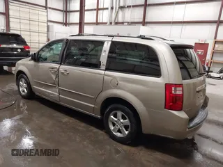 2009 Dodge Grand Caravan SXT z VIN 2D8HN541X9R652097, wystawiony jako IAAI lot #42370946 z przebiegiem 189 911 mil mil oraz . Historia ofert i sprzedaży dostępna na DreamBid. Obrazek 3.