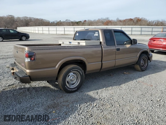 2003 GMC Sonoma SLS z VIN 1GTCS19X538182443, wystawiony jako Copart lot #84875374 z przebiegiem Nie podano mil oraz Szkody całkowita. Historia ofert i sprzedaży dostępna na DreamBid. Obrazek 3.