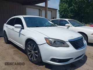 2014 Chrysler 200 Touring with VIN 1C3CCBBB1EN186547, listed as a IAAI auction lot 42141924 with 193,540 mi miles. Bid and sale history available at carsss.com. Image 1.