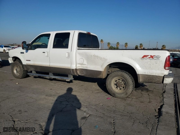 2004 Ford Super Duty F-250 XL with VIN 1FTNW21P94EB80311, listed as a Copart auction lot 43791515 with 254,082 mi miles and Salvage Title. Bid and sale history available at carsss.com. Image 2.