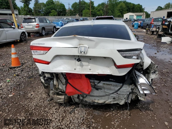 2019 Honda Accord EX z VIN 1HGCV1F4XKA160108, wystawiony jako Copart lot #57134665 z przebiegiem 152 412 mil mil oraz Szkoda całkowita • Salvage title. Historia ofert i sprzedaży dostępna na DreamBid. Obrazek 6.