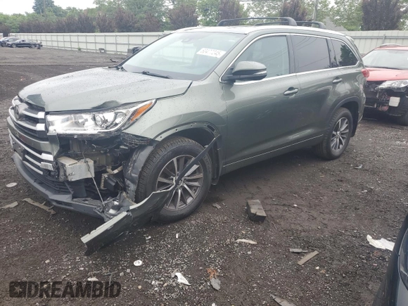 2017 Toyota Highlander XLE with VIN 5TDJZRFH8HS421579, listed as a Copart auction lot 60477245 with 121,417 mi miles and Salvage title. Bid and sale history available at DreamBid. Image 1.