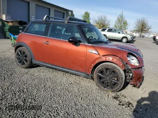 2012 MINI Hardtop S z VIN WMWSV3C54CTY17703, wystawiony jako Copart lot #54383085 z przebiegiem 60 494 mil mil oraz Szkoda całkowita • Salvage title. Historia ofert i sprzedaży dostępna na DreamBid. Obrazek 4.