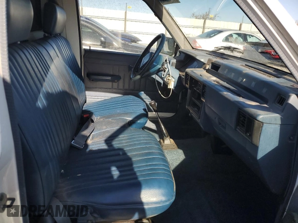 1990 Mitsubishi Mighty Max z VIN JA7FL24W3LP007688, wystawiony jako Copart lot #42651005 z przebiegiem 265 379 mil mil oraz Tytuł czysty. Historia ofert i sprzedaży dostępna na DreamBid. Obrazek 10.