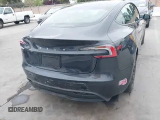 2024 Tesla Model 3 z VIN 5YJ3E1EA2RF784394, wystawiony jako IAAI lot #42034036 z przebiegiem 14 594 mil mil oraz . Historia ofert i sprzedaży dostępna na DreamBid. Obrazek 16.