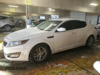 2013 Kia Optima LX z VIN KNAGM4A78D5402232, wystawiony jako Copart lot #87810055 z przebiegiem 148 803 mil mil oraz Szkoda całkowita • Salvage title. Historia ofert i sprzedaży dostępna na DreamBid. Obrazek 1.