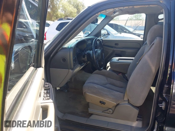 2004 Chevrolet Tahoe LS z VIN 1GNEC13V04R295023, wystawiony jako IAAI lot #42304325 z przebiegiem 170 153 mil mil oraz . Historia ofert i sprzedaży dostępna na DreamBid. Obrazek 5.