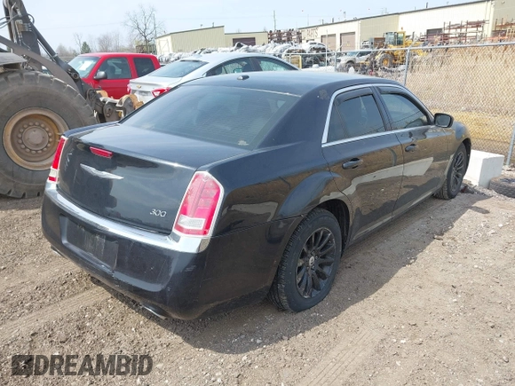 2014 Chrysler 300 z VIN 2C3CCAAG5EH160193, wystawiony jako IAAI lot #42010377 z przebiegiem 166 380 mil mil oraz . Historia ofert i sprzedaży dostępna na DreamBid. Obrazek 4.