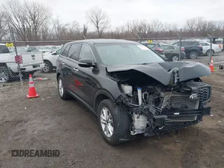 2019 Kia Sorento LX with VIN 5XYPG4A35KG491026, listed as a IAAI auction lot 41453463 with 129,709 mi miles. Bid and sale history available at carsss.com. Image 1.