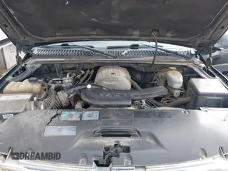 2003 Chevrolet Suburban LS with VIN 3GNEC16T03G334122, listed as a IAAI auction lot 41860521 with 195,648 mi miles. Bid and sale history available at carsss.com. Image 10.