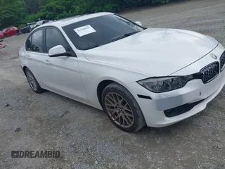 2014 BMW 3 Series 328i xDrive с VIN WBA3B5G52ENS09673, выставлен на аукционе IAAI как лот 42240646 с пробегом 102 629 миль миль и . История ставок и продаж доступна на DreamBid. Изображение 1.