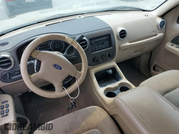 2005 Ford Expedition Special Service with VIN 1FMPU15575LA27789, listed as a Copart auction lot 55074585 with 213,863 mi miles and Salvage title. Bid and sale history available at DreamBid. Image 8.