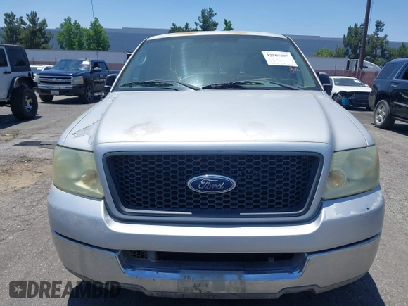 2004 Ford F-150 XLT z VIN 1FTPW12574KA94710, wystawiony jako IAAI lot #42505287 z przebiegiem 154 469 mil mil oraz . Historia ofert i sprzedaży dostępna na DreamBid. Obrazek 6.