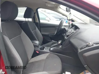 2014 Ford Focus SE with VIN 1FADP3K20EL136640, listed as a IAAI auction lot 42022467 with 137,475 mi miles. Bid and sale history available at carsss.com. Image 5.