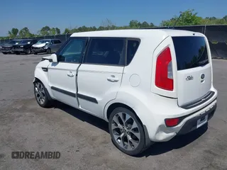 2013 Kia Soul with VIN KNDJT2A54D7572316, listed as a IAAI auction lot 42021696 with 141,638 mi miles. Bid and sale history available at carsss.com. Image 3.
