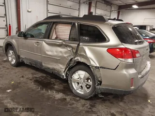 2014 Subaru Outback 2.5i Limited with VIN 4S4BRCLC3E3284330, listed as a IAAI auction lot 41631584 with 197,495 mi miles. Bid and sale history available at carsss.com. Image 3.