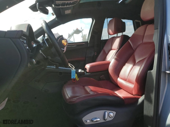 2022 Porsche Macan with VIN WP1AA2A57NLB05971, listed as a Copart auction lot 43400275 with 28,092 mi miles and Salvage Title. Bid and sale history available at carsss.com. Image 7.