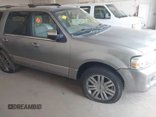 2008 Lincoln Navigator with VIN 5LMFU28578LJ12629, listed as a IAAI auction lot 42373939 with 176,272 mi miles and . Bid and sale history available at DreamBid. Image 1.