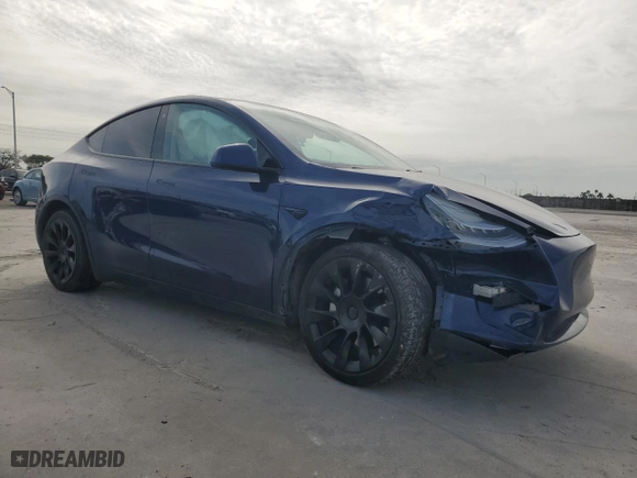2021 Tesla Model Y Long Range with VIN 5YJYGDEE4MF102368, listed as a Copart auction lot 46173695 with 0 mi miles and Non Repairable. Bid and sale history available at carsss.com. Image 4.