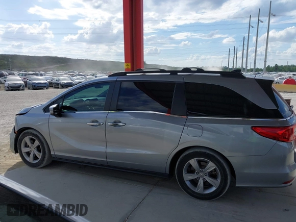 2020 Honda Odyssey EX-L with VIN 5FNRL6H72LB055672, listed as a IAAI auction lot 41586663 with 47,037 mi miles and . Bid and sale history available at carsss.com. Image 14.